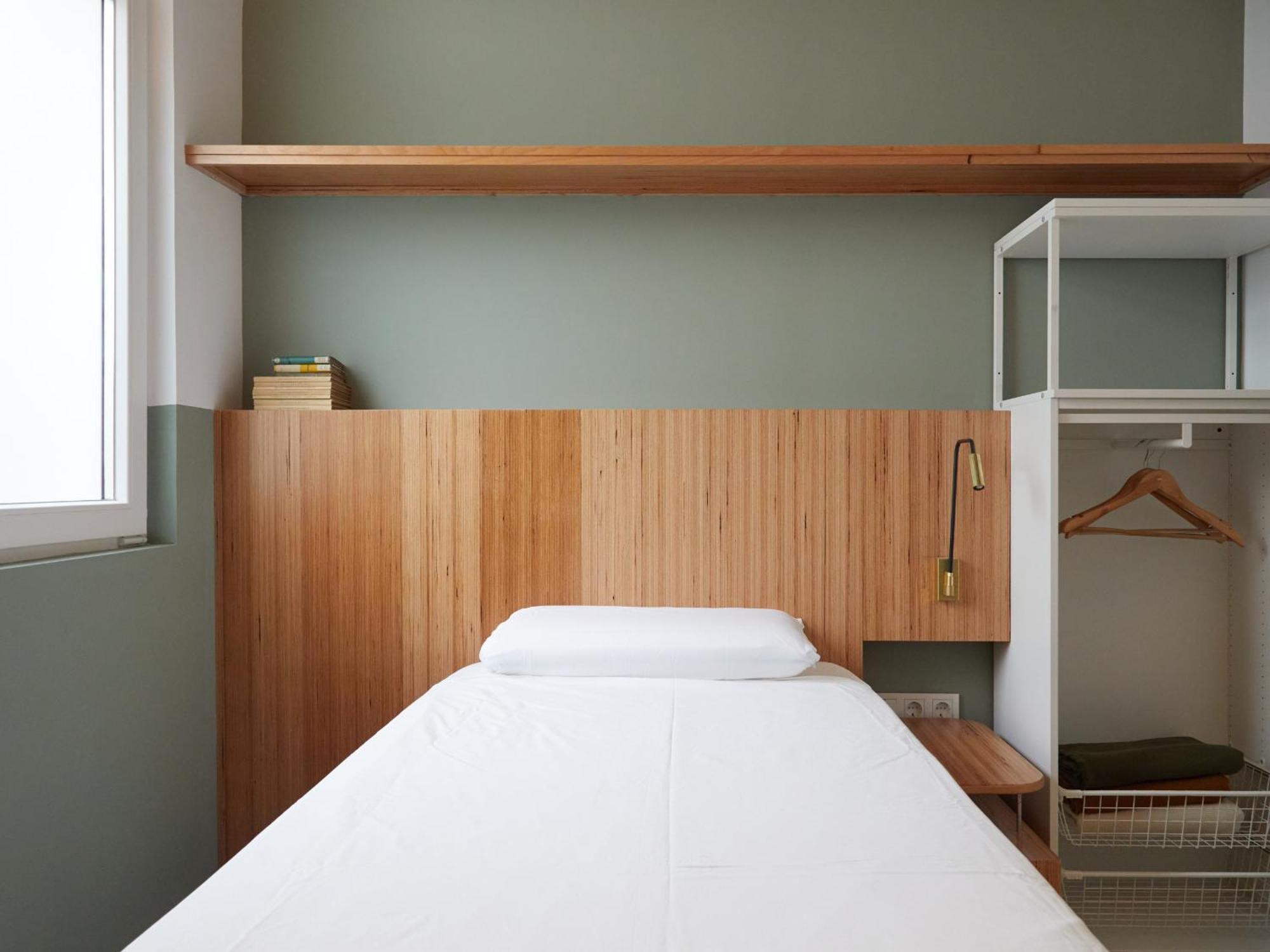 Ola Living Hostal Tetuan Madrid Bagian luar foto