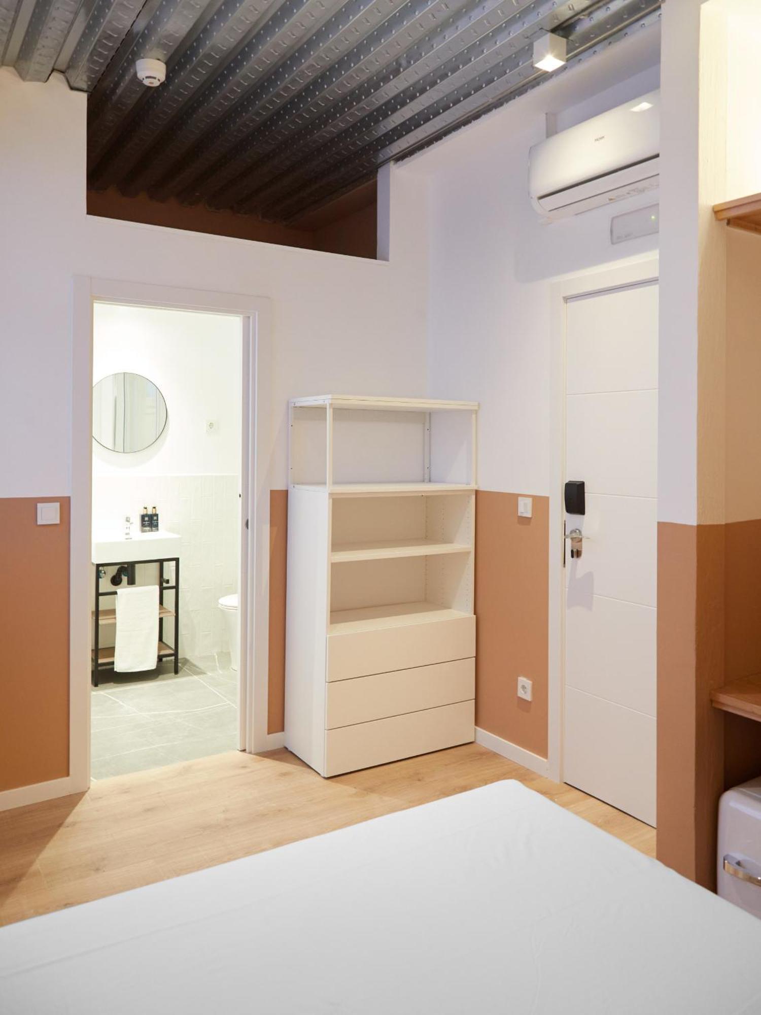 Ola Living Hostal Tetuan Madrid Bagian luar foto